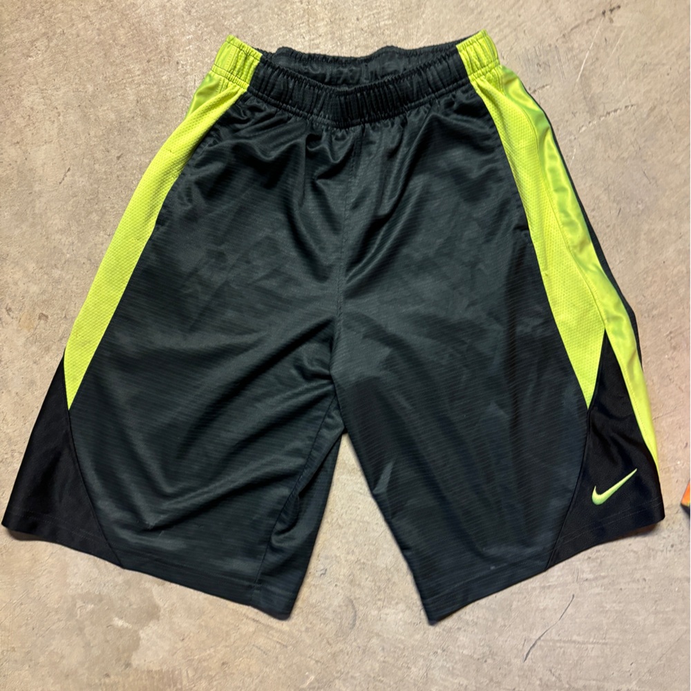 BOYS NIKE SHORTS